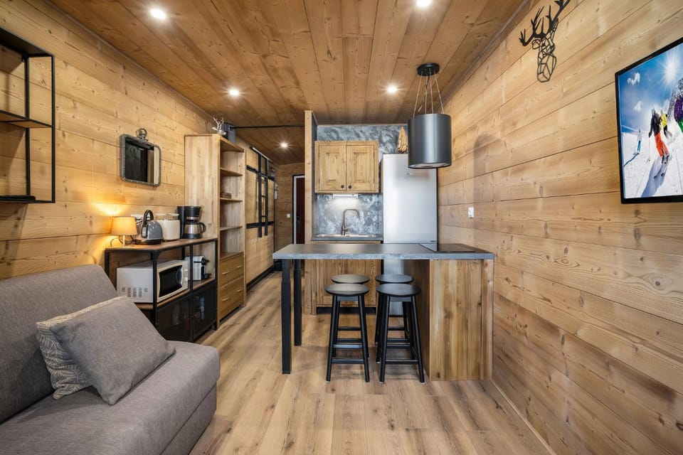 Stylish Studio Apt, Alpine Nest with Panoramic VT Views, Sleeps 4 - Résidence Les Hauts De La Vanoise Apartment in Les Allues