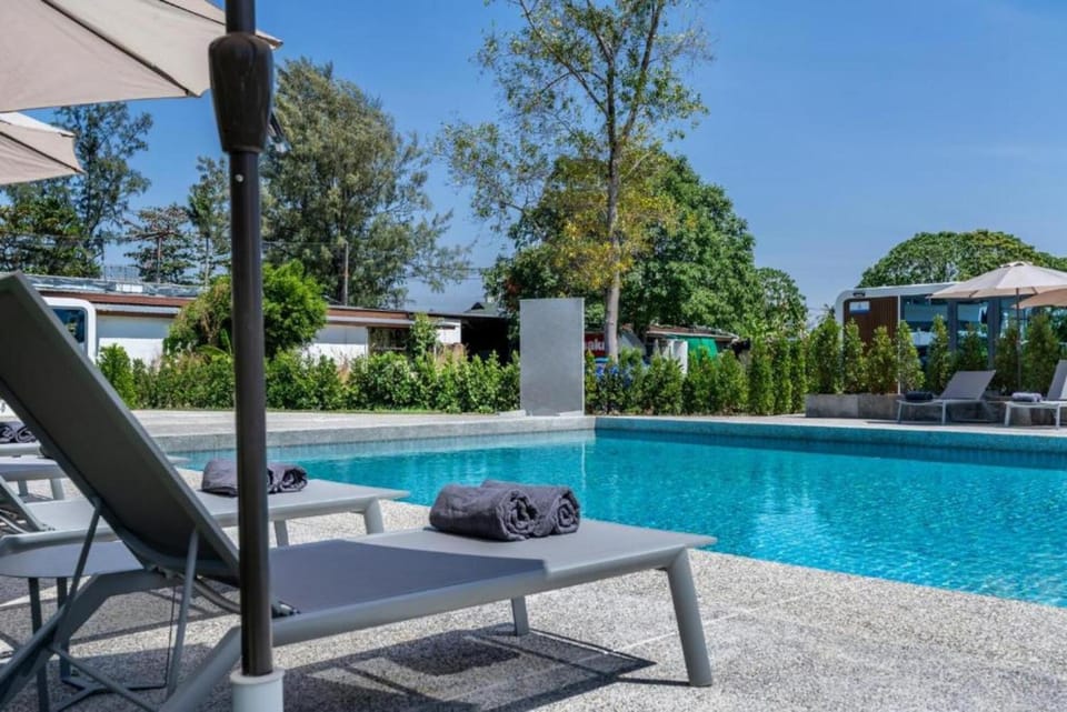 Swimming pool, Swimming pool