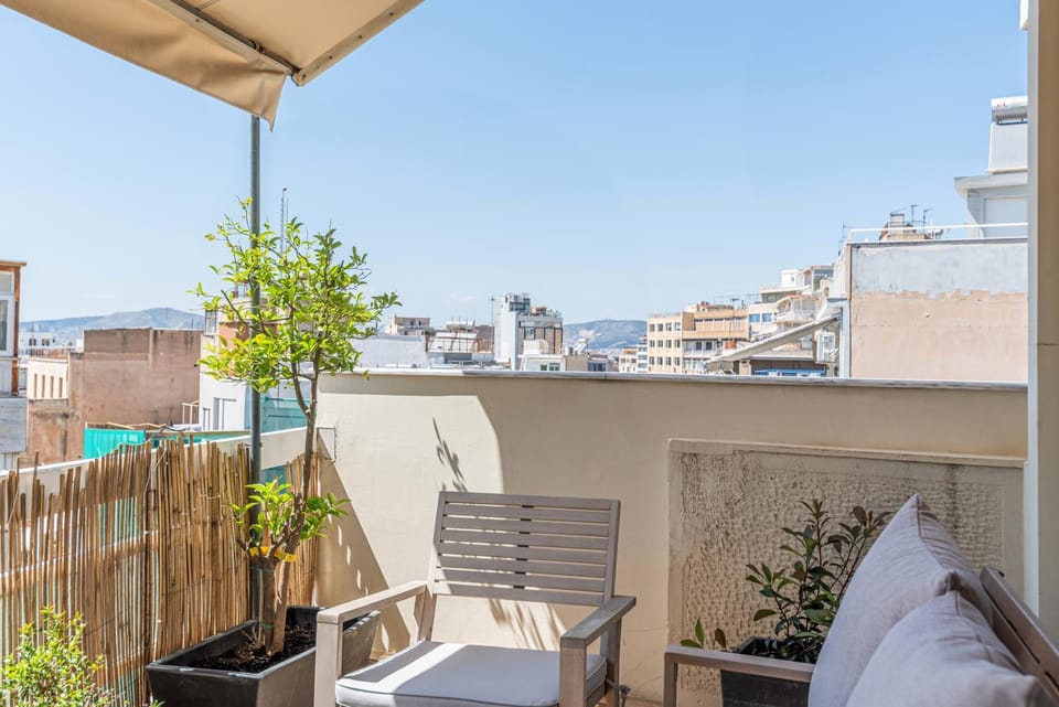Stunning Acropolis view at City Center Apartment in Athens