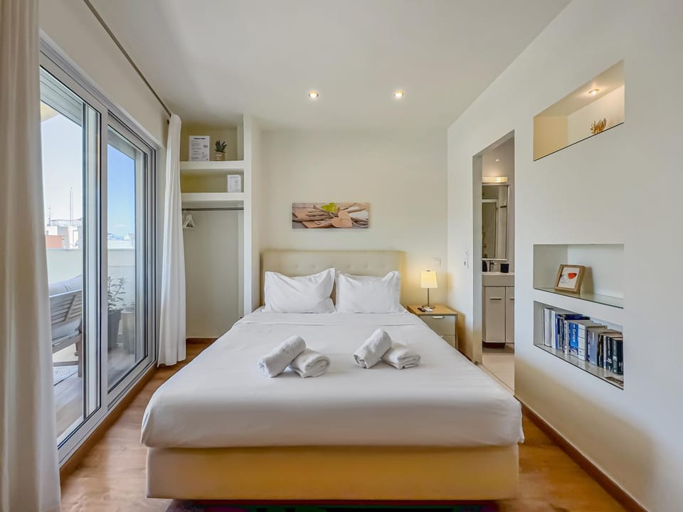 Stunning Acropolis view at City Center Apartment in Athens