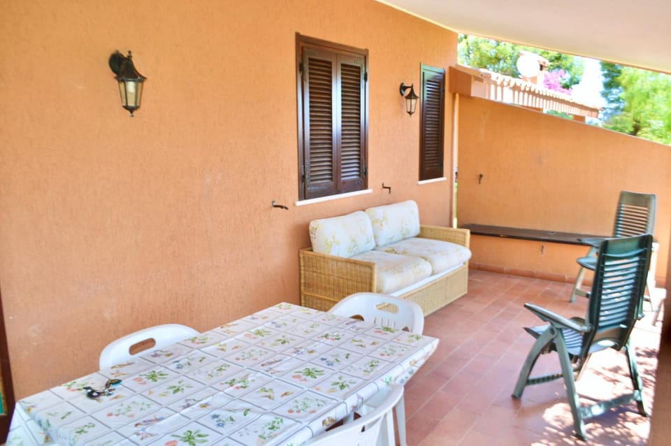 Patio, Dining area