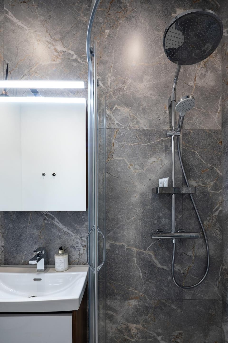Urban Chic Studio I New & Modern I Design Bed Apartment in Riga