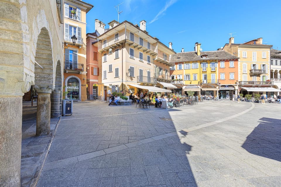 Property building, Neighbourhood, City view, Street view