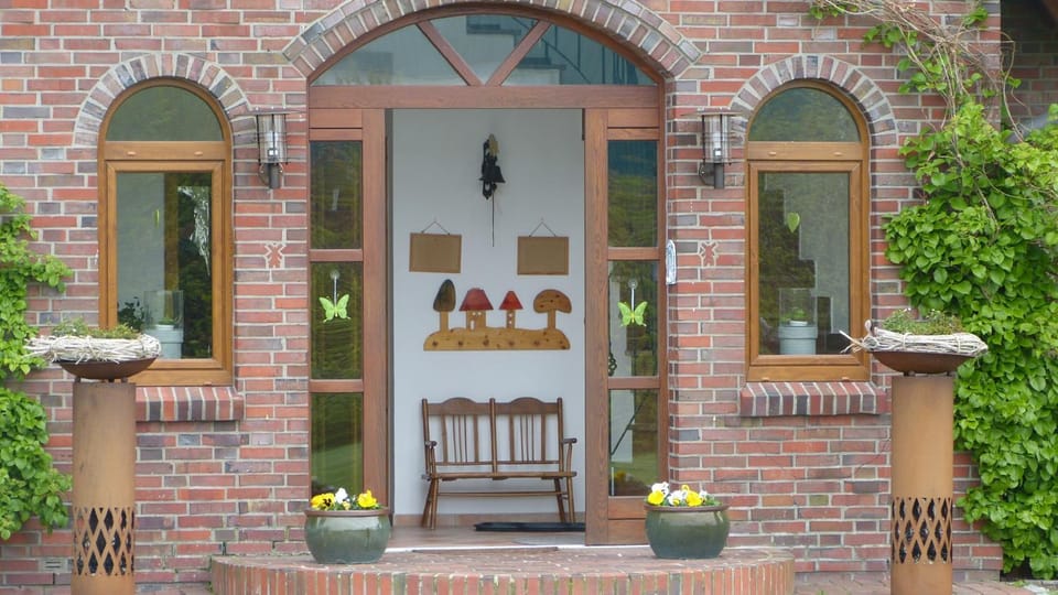 Property building, Facade/entrance