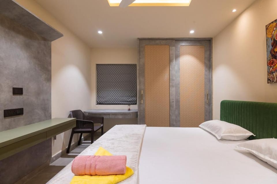 Bedroom, wardrobe