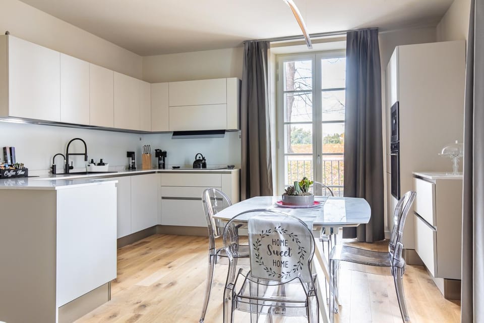 L'Essenziale Fronte Mura, Luxury stay in Lucca city center Apartment in Capannori