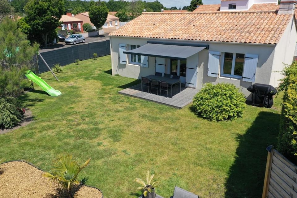 BBQ facilities, Children play ground, Garden, Garden, Dining area, Garden view