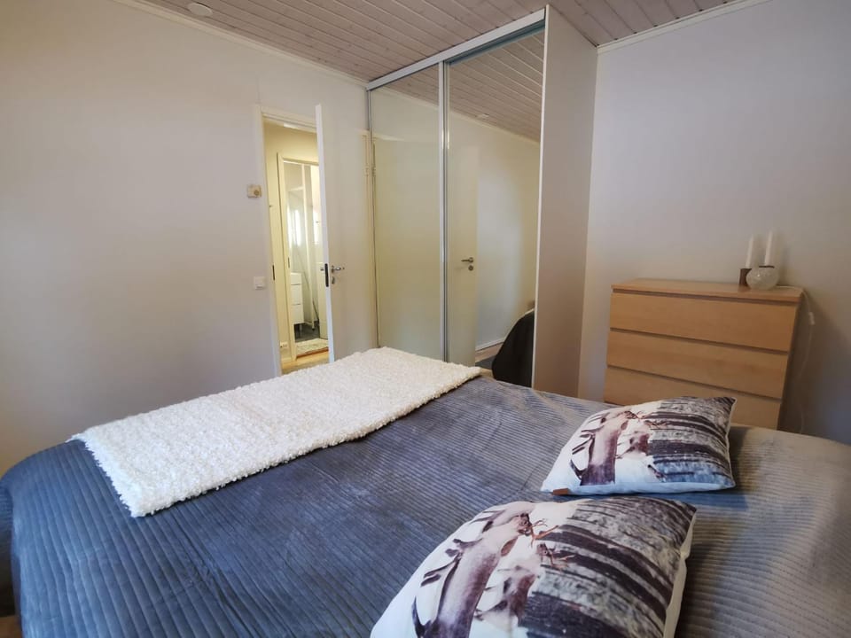 Bed, Photo of the whole room