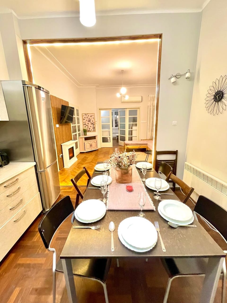 Living room, Seating area, Dining area