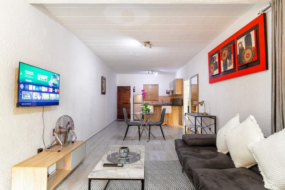 City Retreat Safari Sunninghill Apartment in Sandton