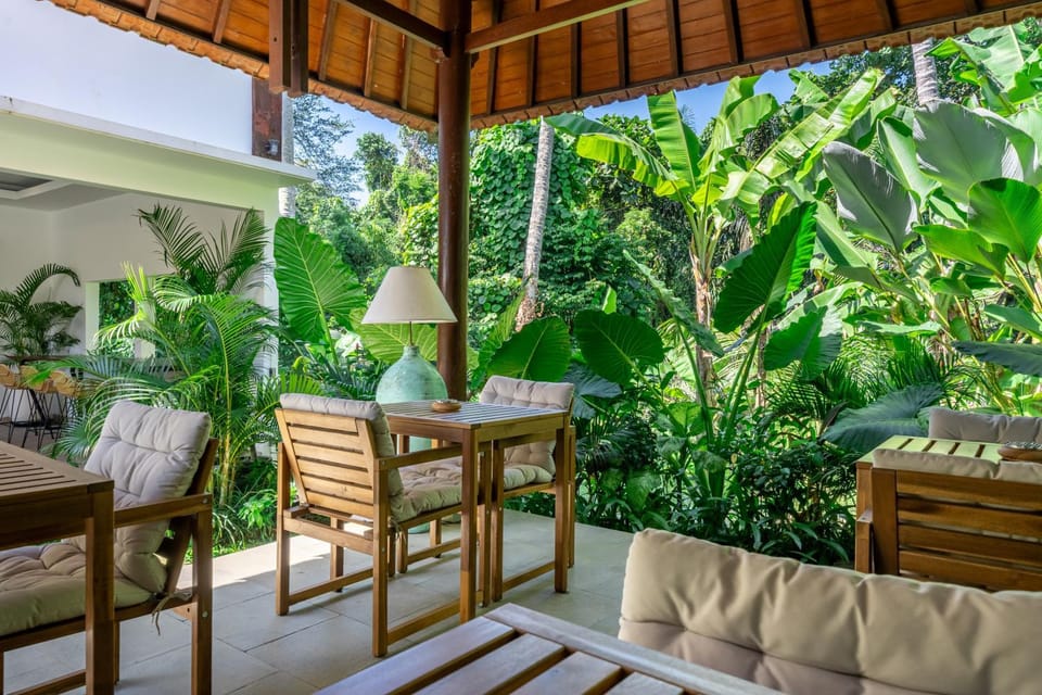Garden, Seating area