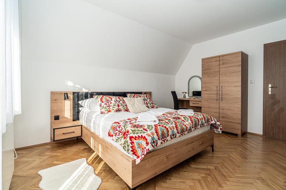 Bed, Photo of the whole room, Bedroom, wardrobe