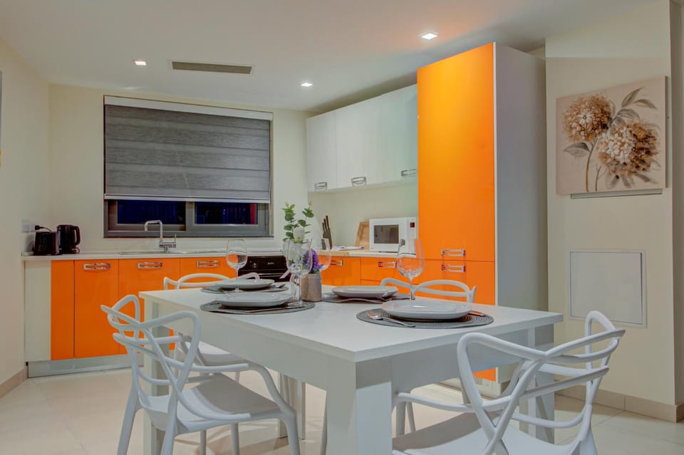 Bright 1BR in the Heart of St Julians Apartment in Saint Julians