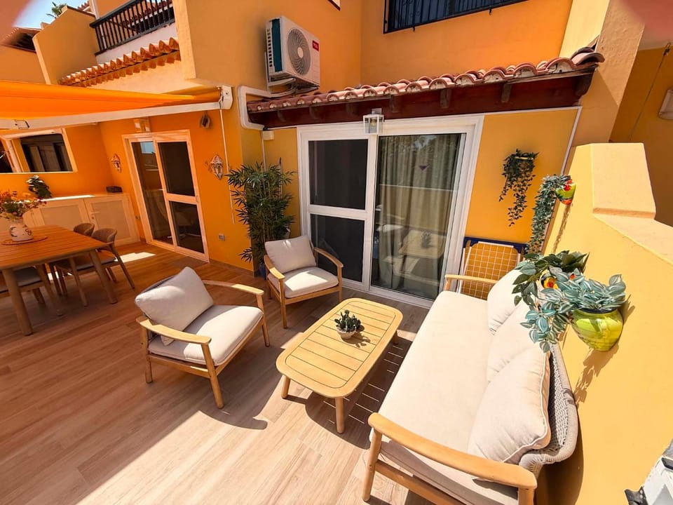 Property building, Day, View (from property/room), Balcony/Terrace, Seating area, Dining area, Garden view, Sea view, sunbed