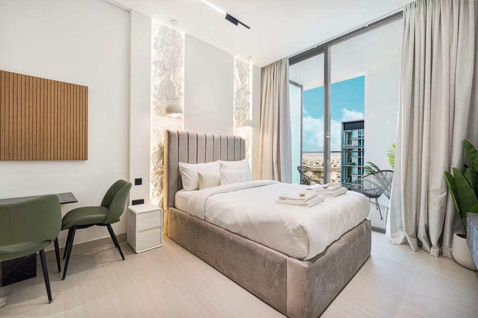 Bed, Photo of the whole room, Seating area, Dining area, Bedroom