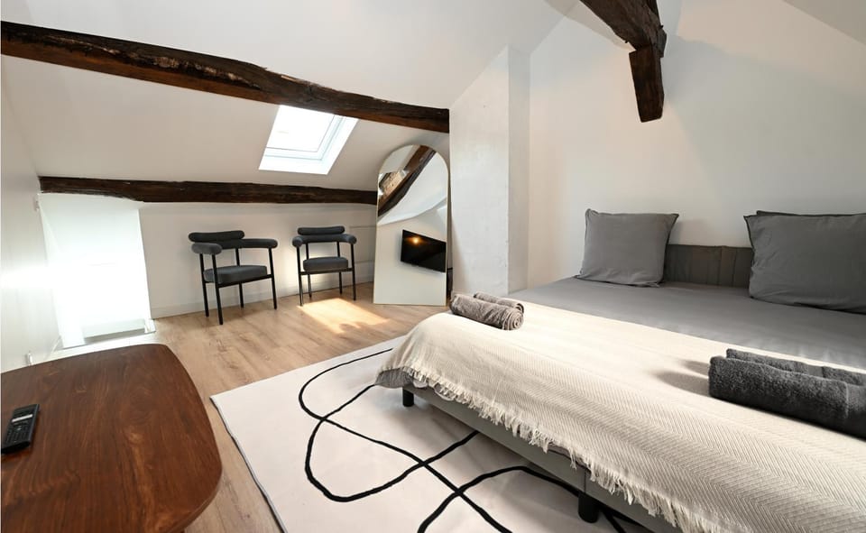 La Clé des Sens - Duplex 4 pers - Jacuzzi Apartment in Bourgogne-Franche-Comté