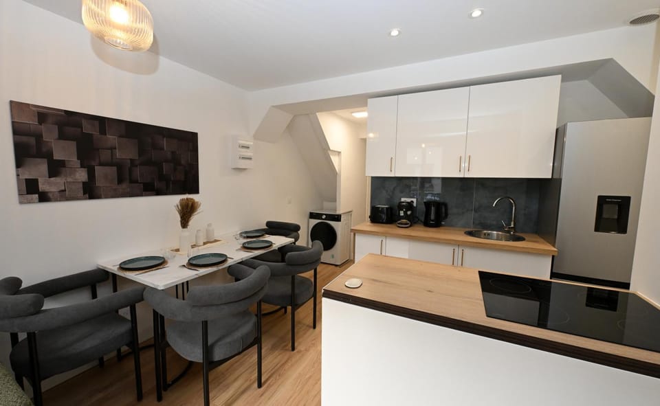 La Clé des Sens - Duplex 4 pers - Jacuzzi Apartment in Bourgogne-Franche-Comté