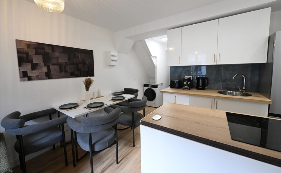 La Clé des Sens - Duplex 4 pers - Jacuzzi Apartment in Bourgogne-Franche-Comté