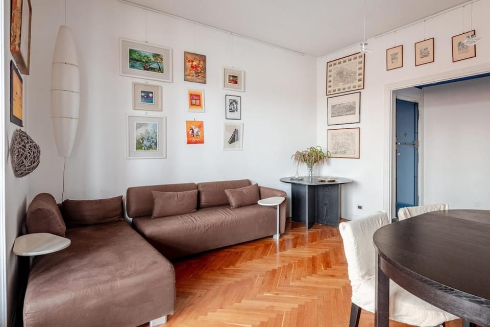 Bright four-room apartment with a large terrace Apartment in Turin