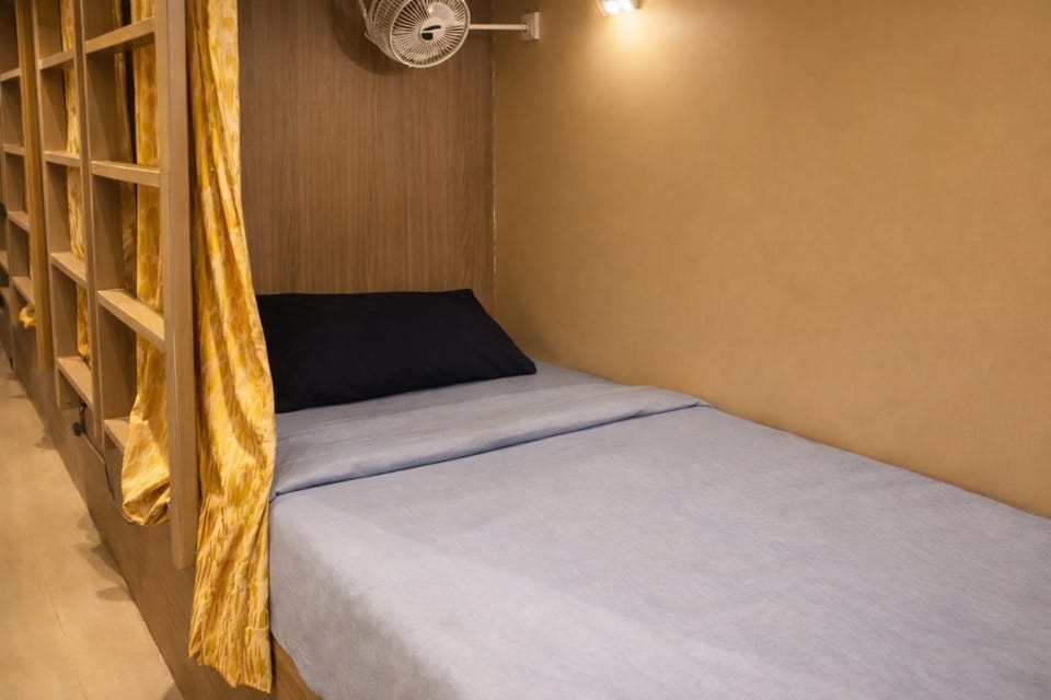 Bed, bunk bed