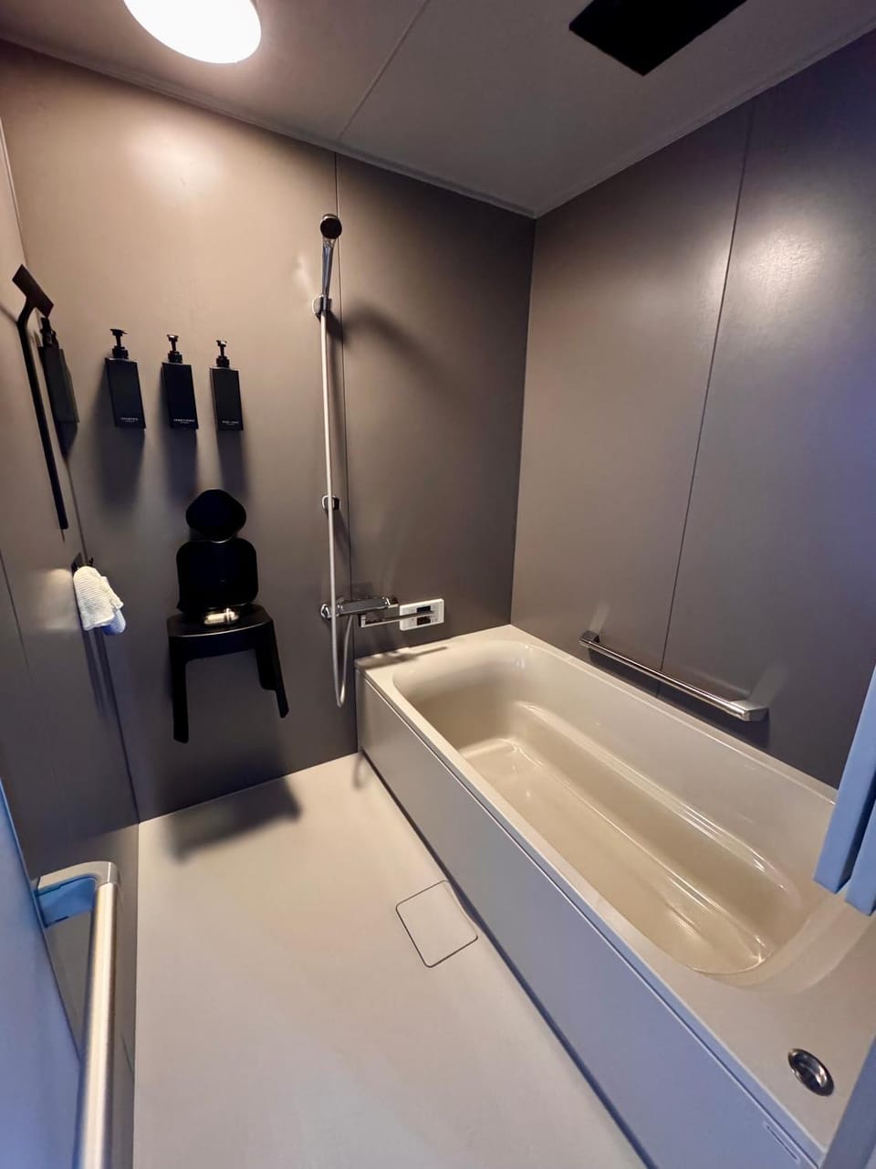 Shower, Hot Tub, Bathroom, Public Bath