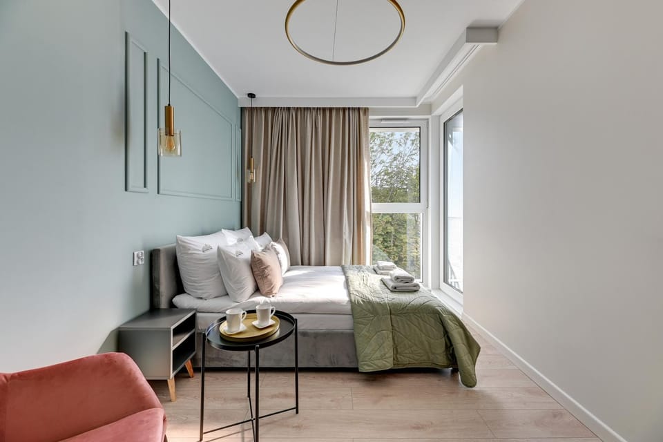 Bed, Living room, Photo of the whole room, Seating area, Bedroom