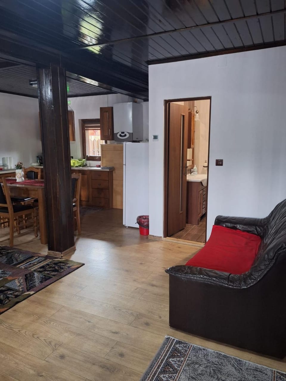 Kitchen or kitchenette, Living room