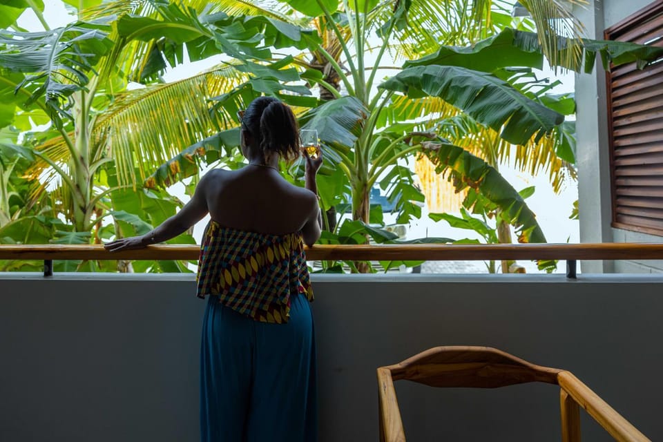People, Natural landscape, Balcony/Terrace