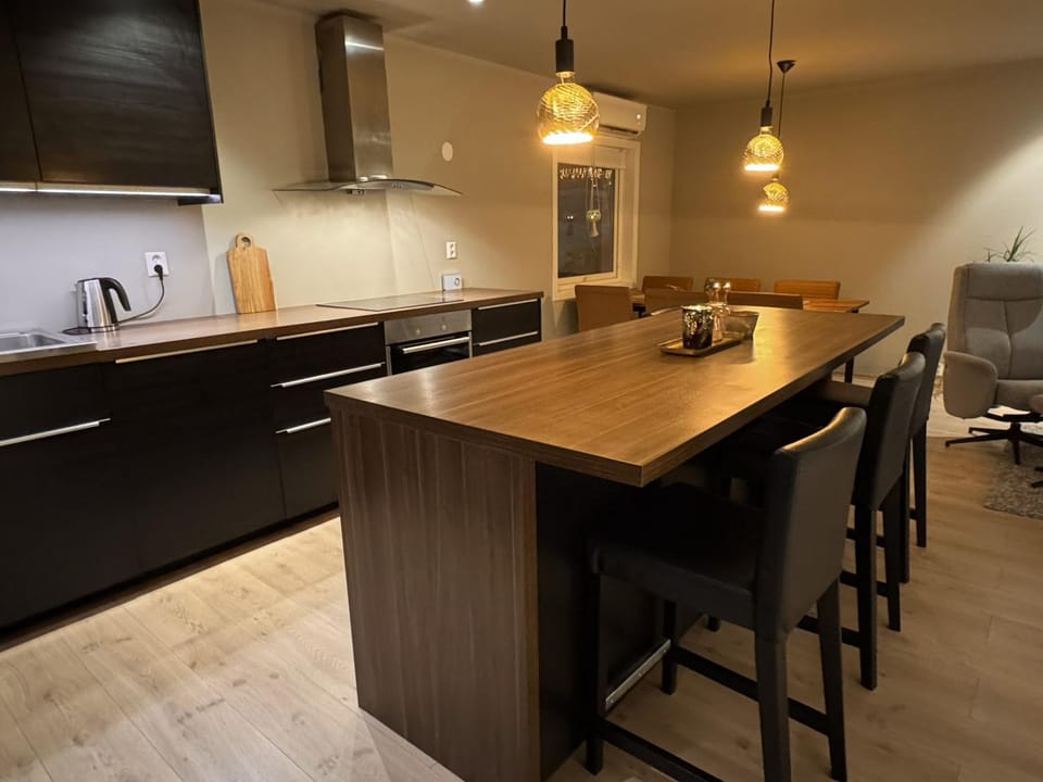 Kitchen or kitchenette, Dining area, kitchen