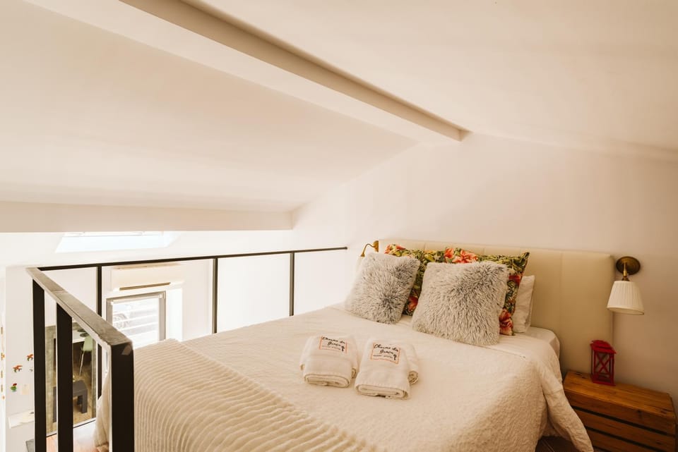 Bed, Photo of the whole room
