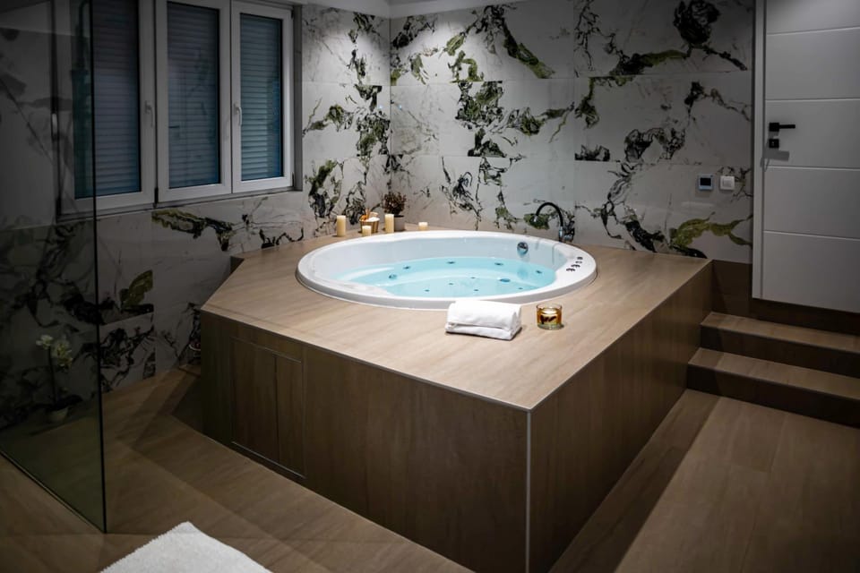 Hot Tub, Bathroom, Bath