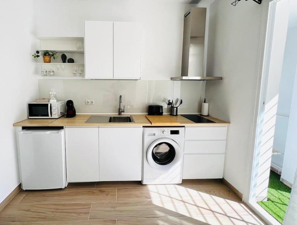 Fantástico Estudio Sostoa 50 close to Beach Apartment in Malaga