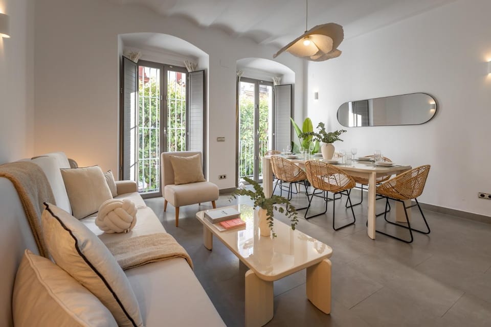 Living room, Dining area