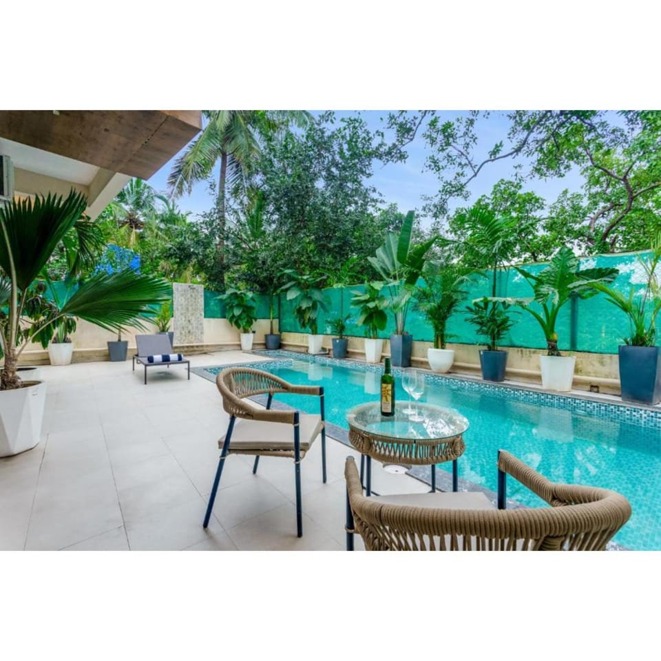 Pool view, Swimming pool