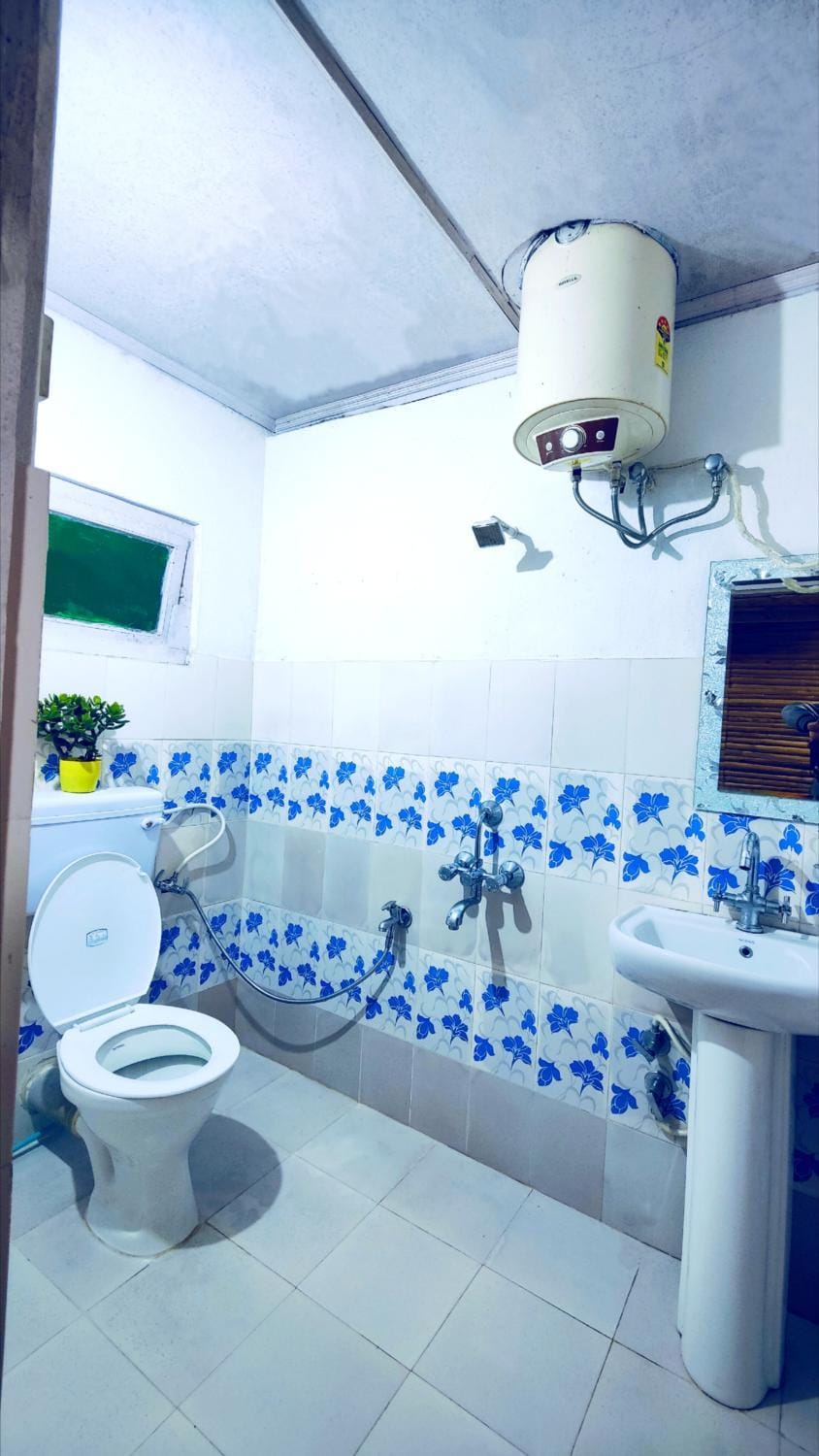 Toilet, Bathroom