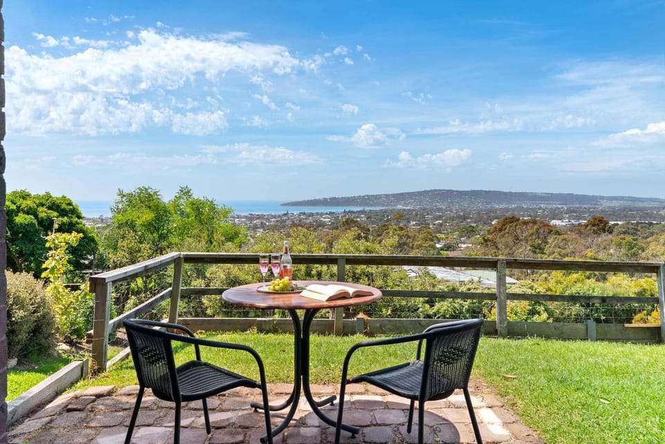 Hillview House - Panoramic views Games Wineries House in Red Hill