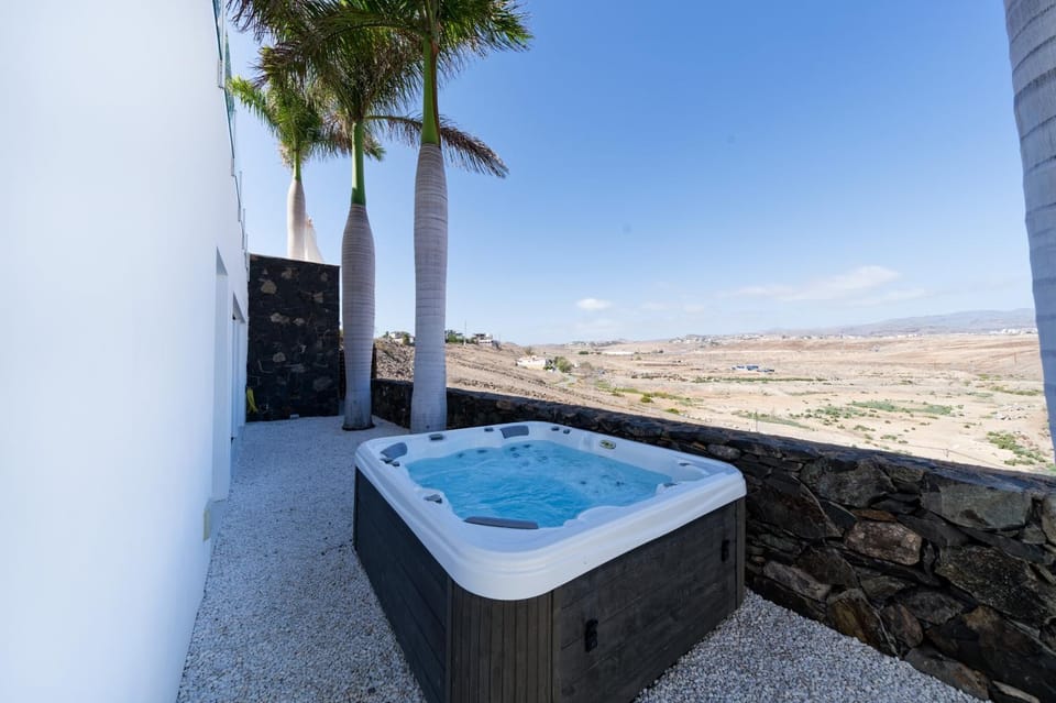 Day, Natural landscape, Hot Tub, Mountain view