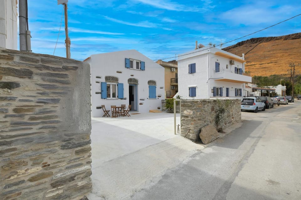 Property building, Neighbourhood, Street view, Parking