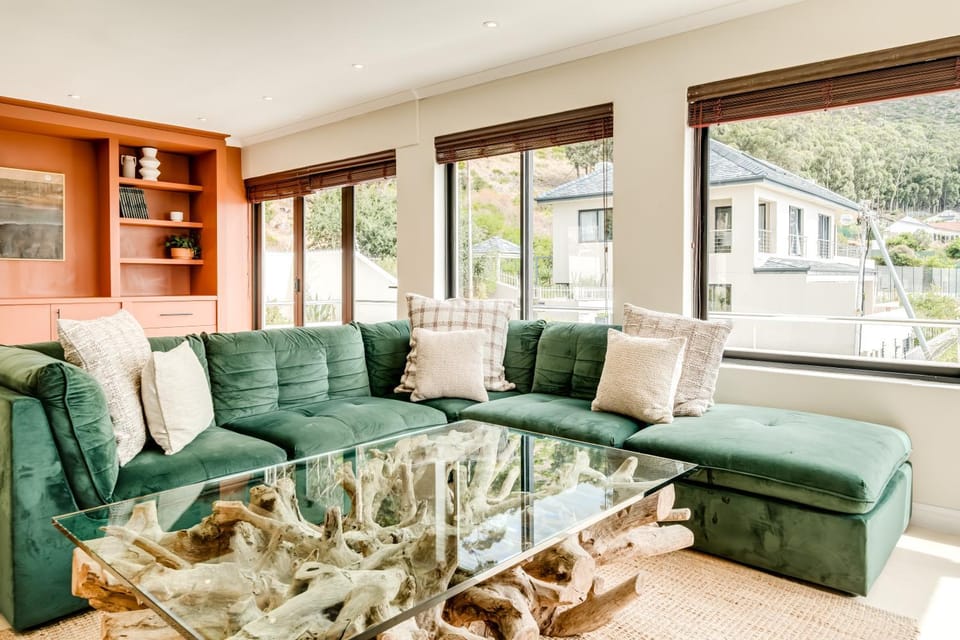 Day, Living room, Seating area