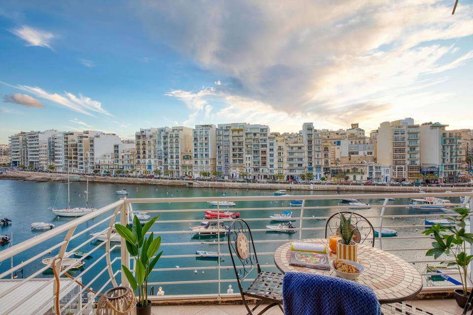 Seafront apartment in picturesque Spinola Bay Apartment in Saint Julians