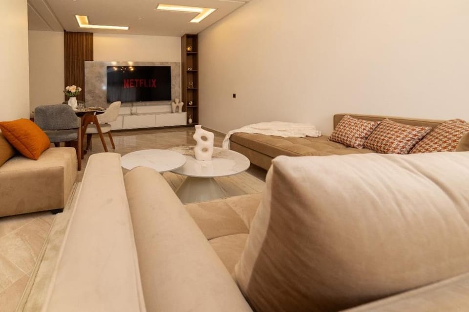 Luxe et cosy appartement 2 Chambres, balcon,2 piscine Centre ville Marrakech Apartment in Marrakesh