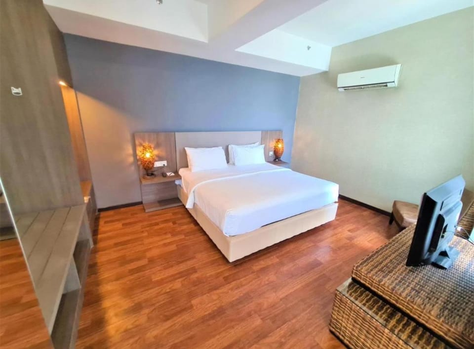 Bed, TV and multimedia, Photo of the whole room, Bedroom, air conditioner