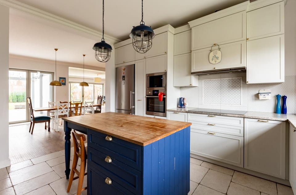 Kitchen or kitchenette, Dining area, dishwasher, oven, stove