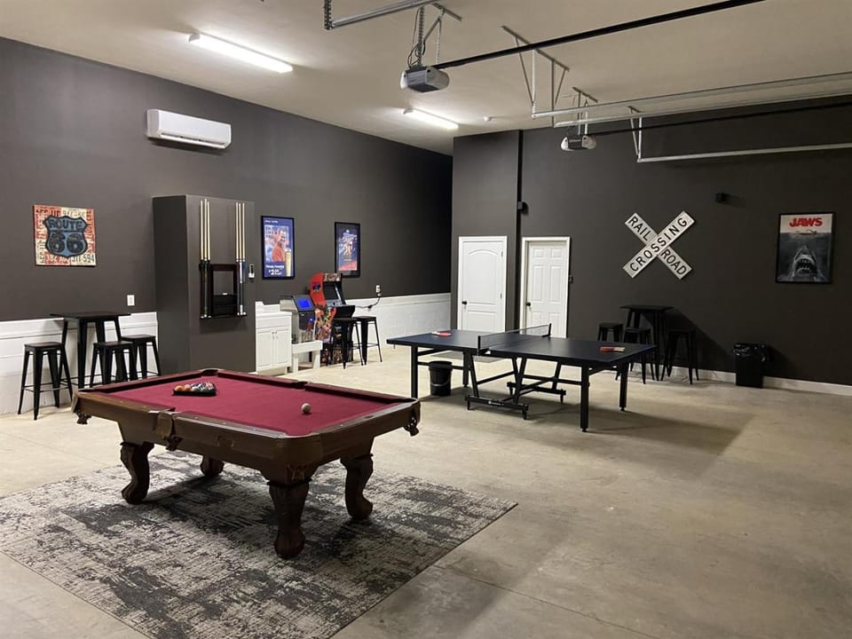 Billiard, Game Room, Evening entertainment, Entertainment