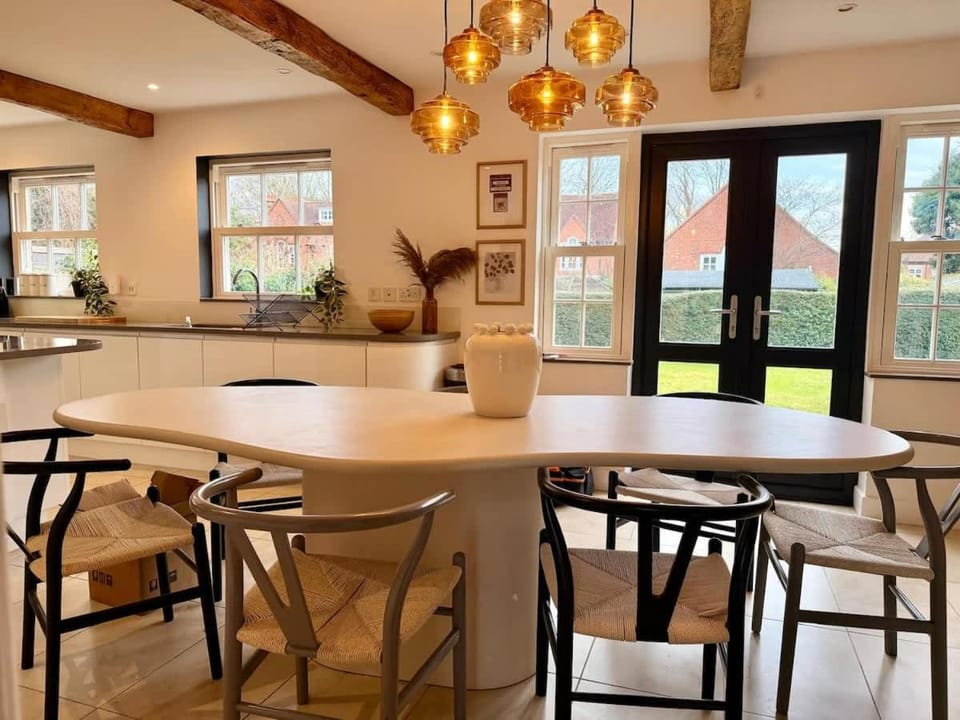 The House of Brilliant Brains Cambridge, gym, parking, office, lux House in Cambridge