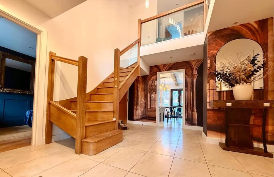 The House of Brilliant Brains Cambridge, gym, parking, office, lux House in Cambridge