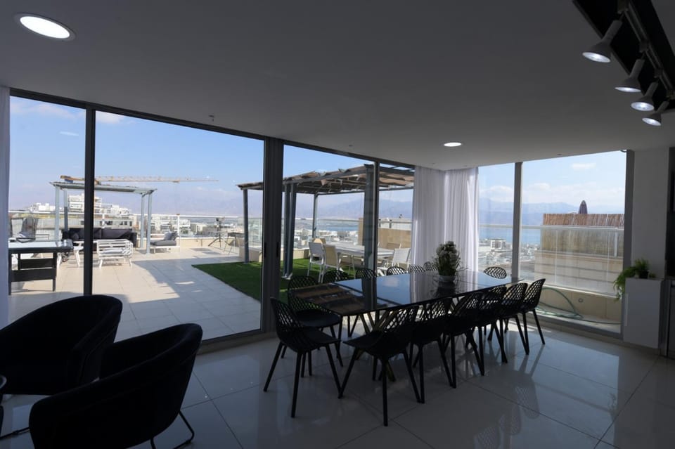 View (from property/room), Balcony/Terrace, Living room, Dining area