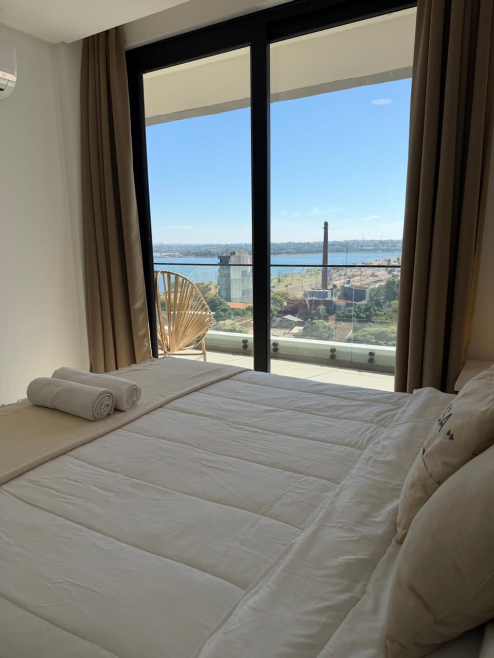 Vivo Costanera frente a la playa San José de Encarnación! Apartamento de 2 Habitaciones con amenities y cochera! Apartment in Misiones Province, Argentina