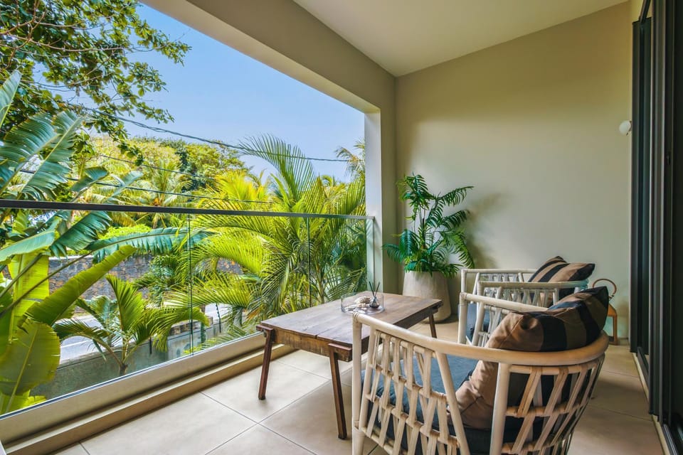 Patio, Day, Garden, Balcony/Terrace, Dining area, Garden view