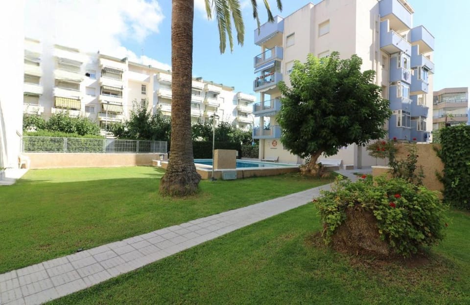 3º linea de Mar, BBQ + Patio + Piscina by Sunset Rentals (Atlas) Apartment in Salou